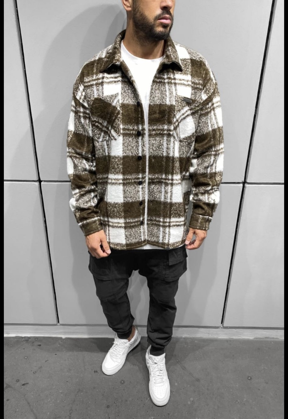 Hnědá kostkovaná košile