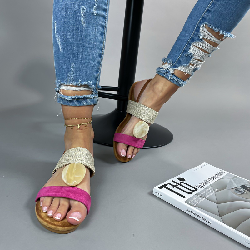 Fuchsiovo-béžové sandále