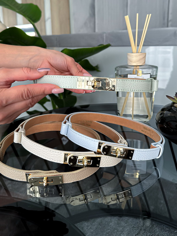 Světle zelený kožený pásek