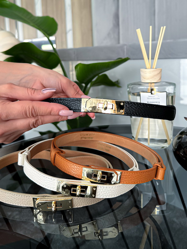 Černý kožený pásek