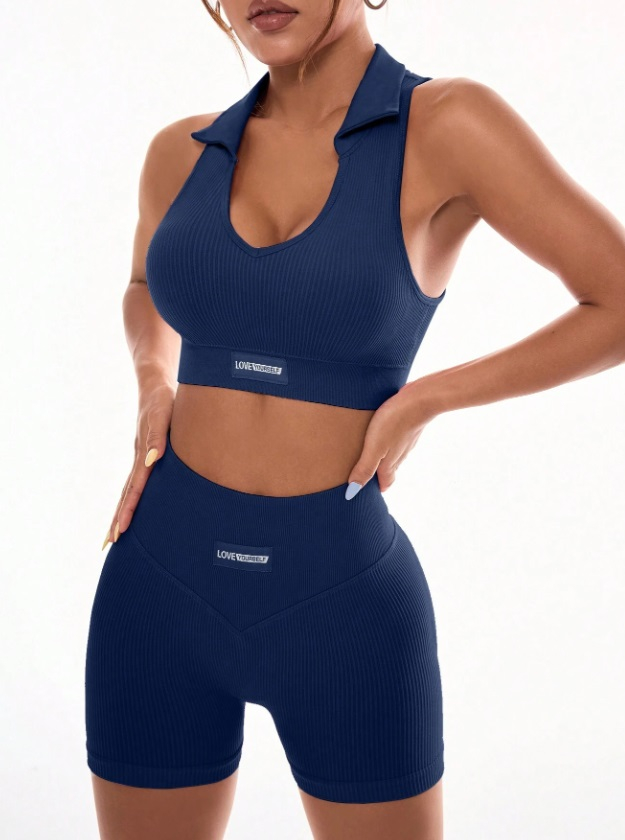 Modrá sportovní souprava