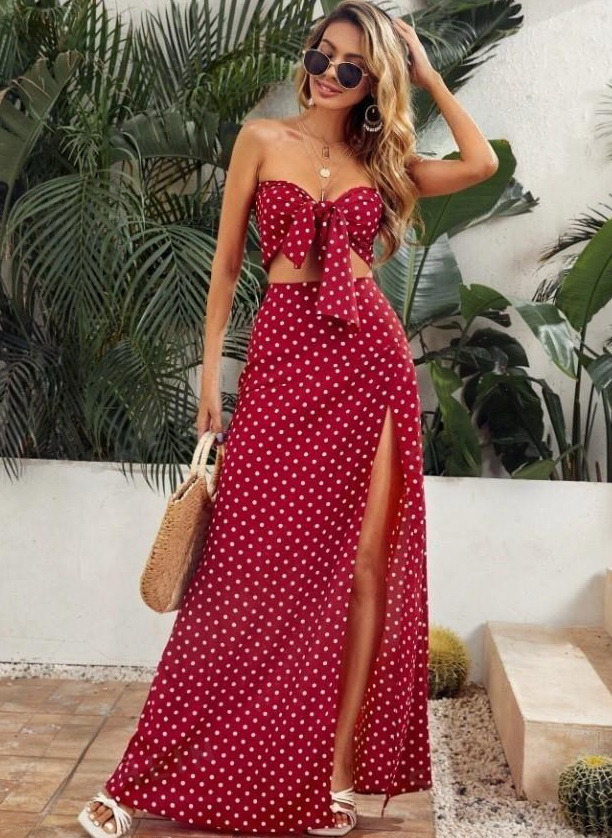 Červený puntíkovaný komplet