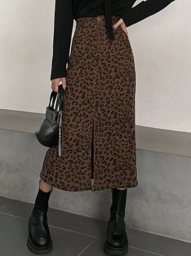 Hnědá vroubkovaná sukně