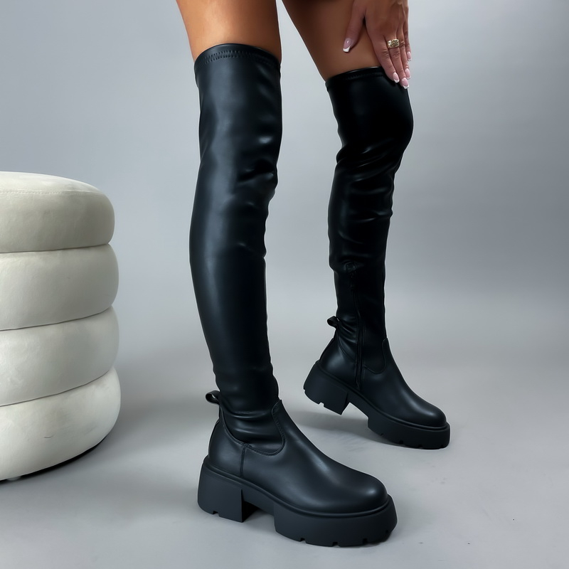 Černé vysoké kozačky