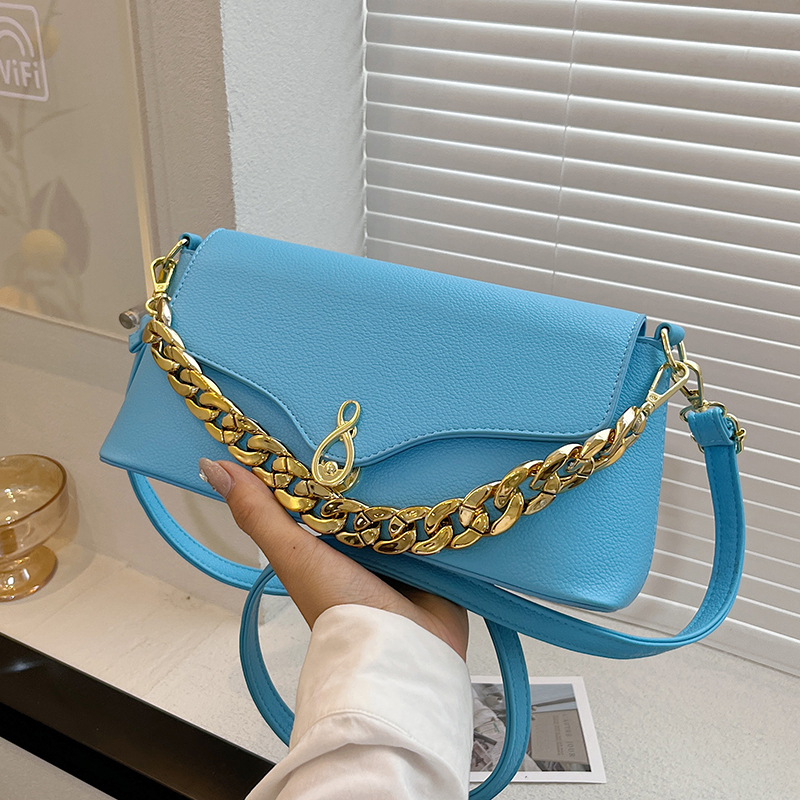 Světle modrá kabelka