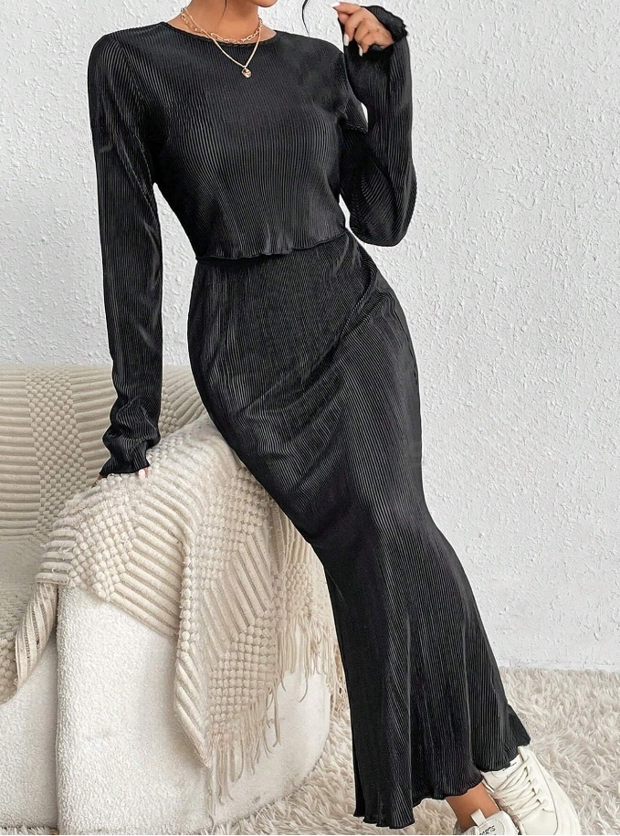 Černý sukňový  komplet