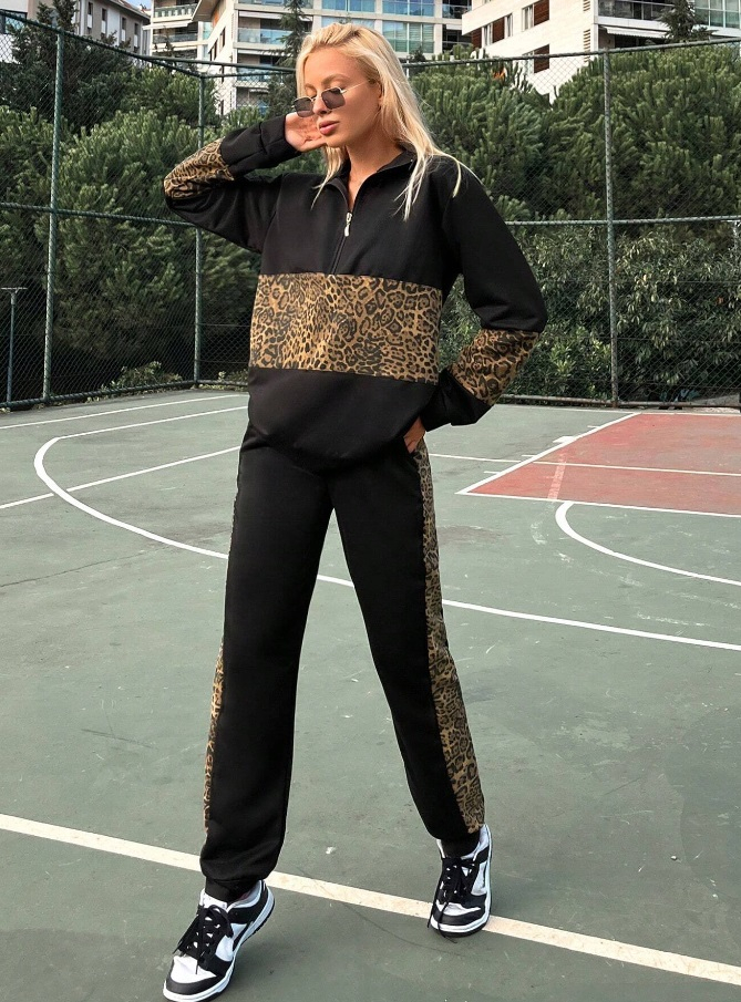 Leopardí tepláková souprava