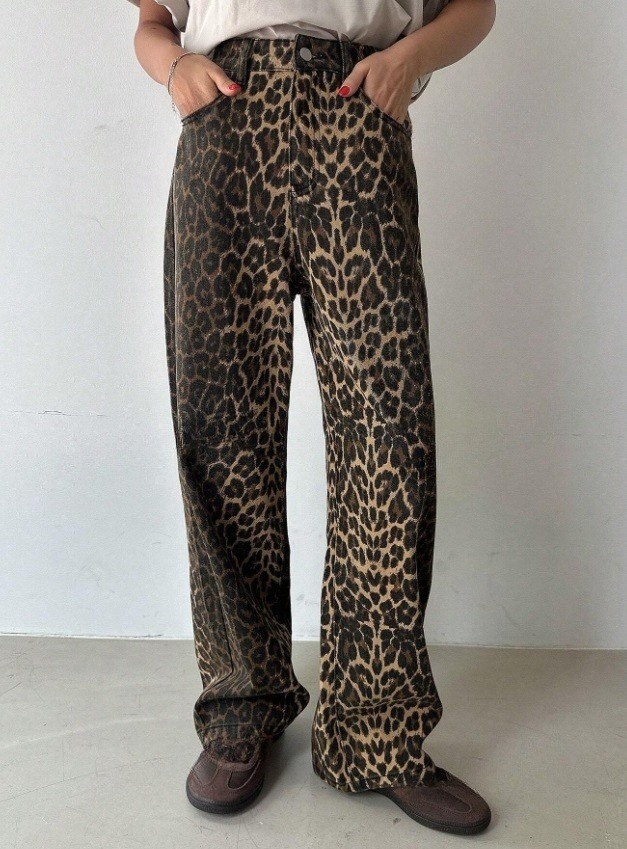 Hnědé džíny s leopardím vzorem