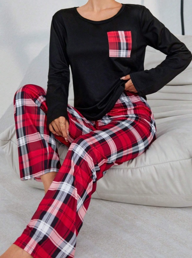 Černé kostkované pyžamo