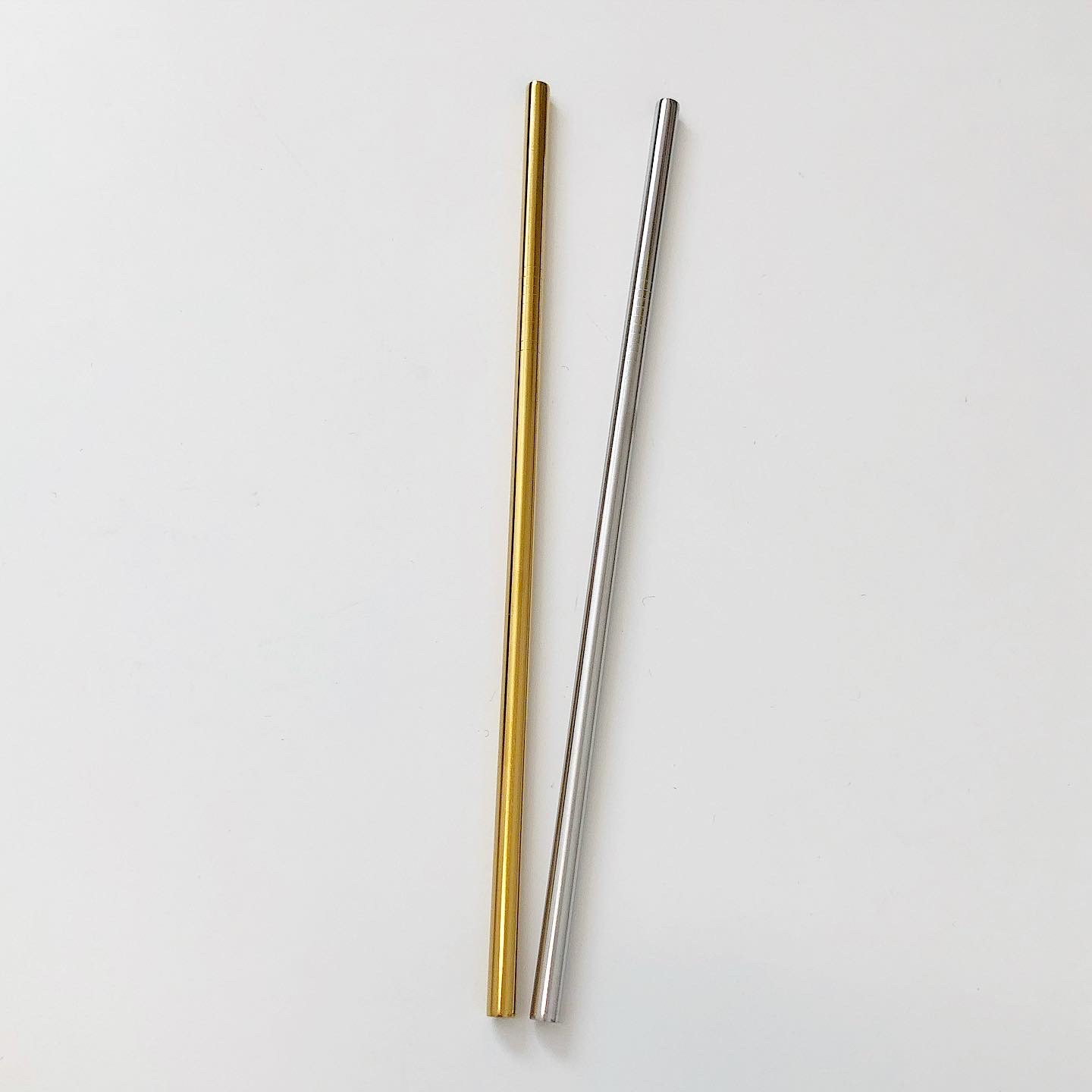 Kovové brčko rovné