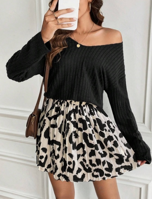 Černý vzorovaný sukňový komplet