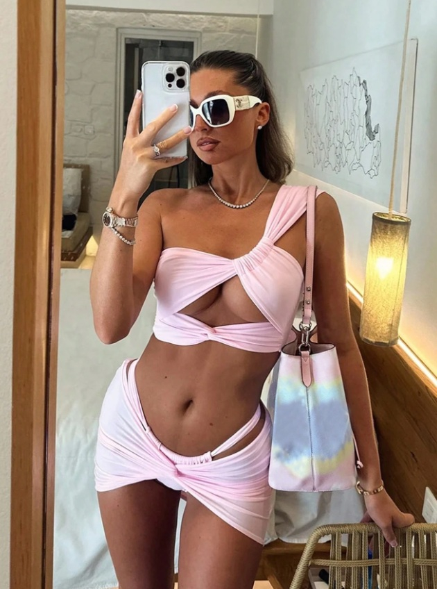 Růžový trojdílný plavkový komplet