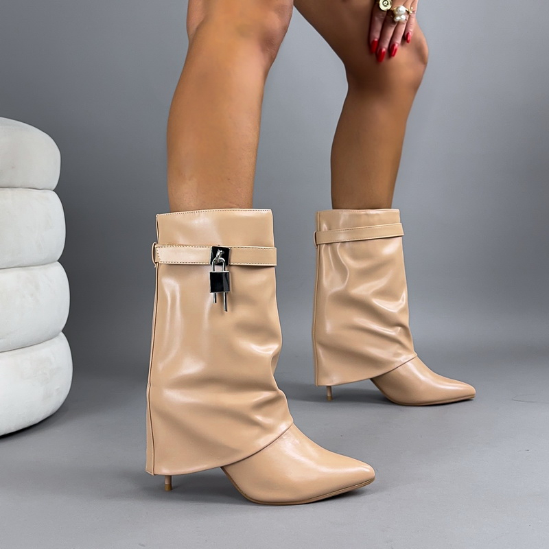 Béžové polokozačky s ozdobou