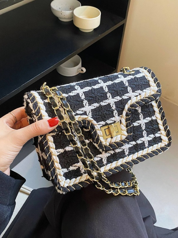 Černo-bílá kabelka