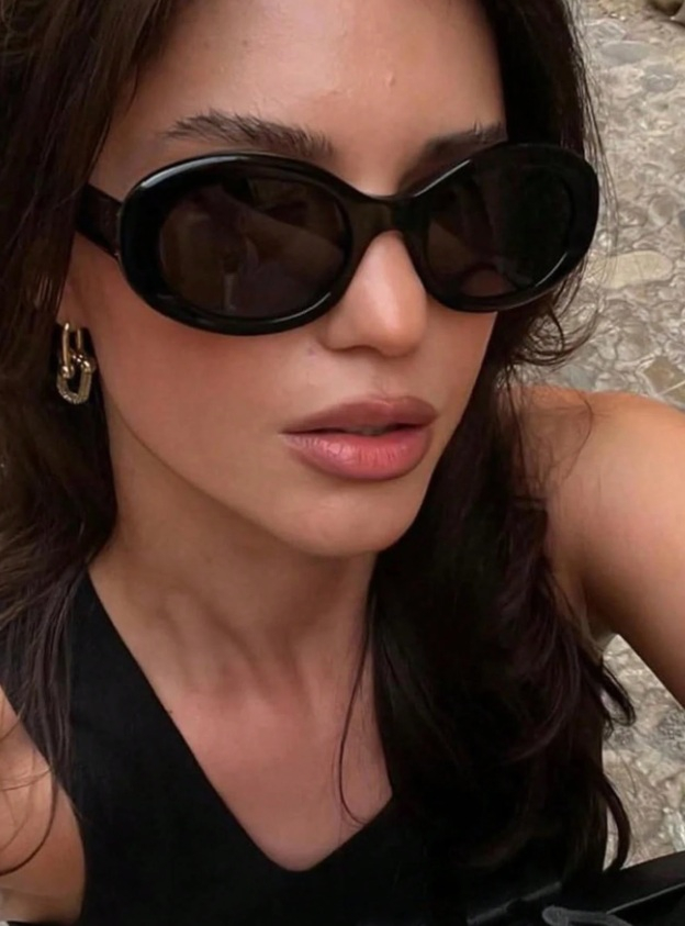 Černé sluneční brýle