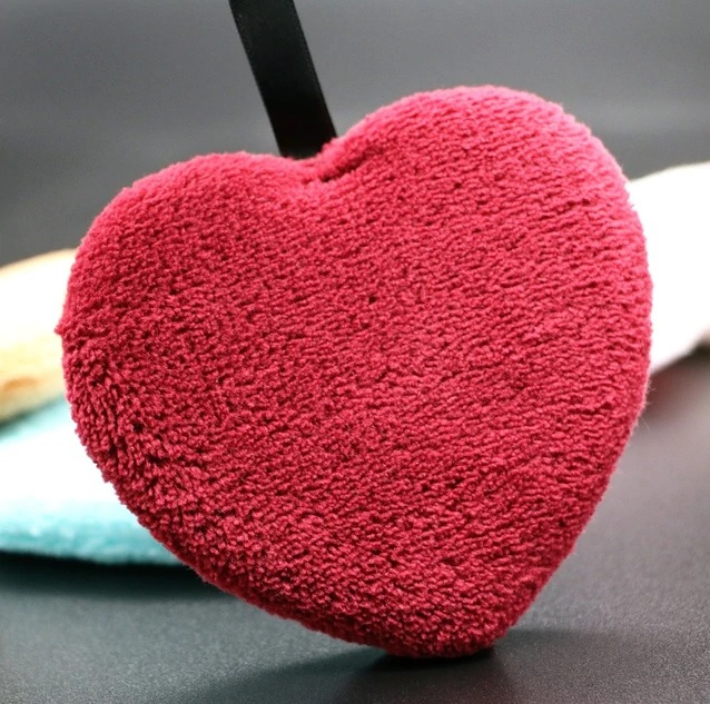 Vínová  čistící hubka na tvář