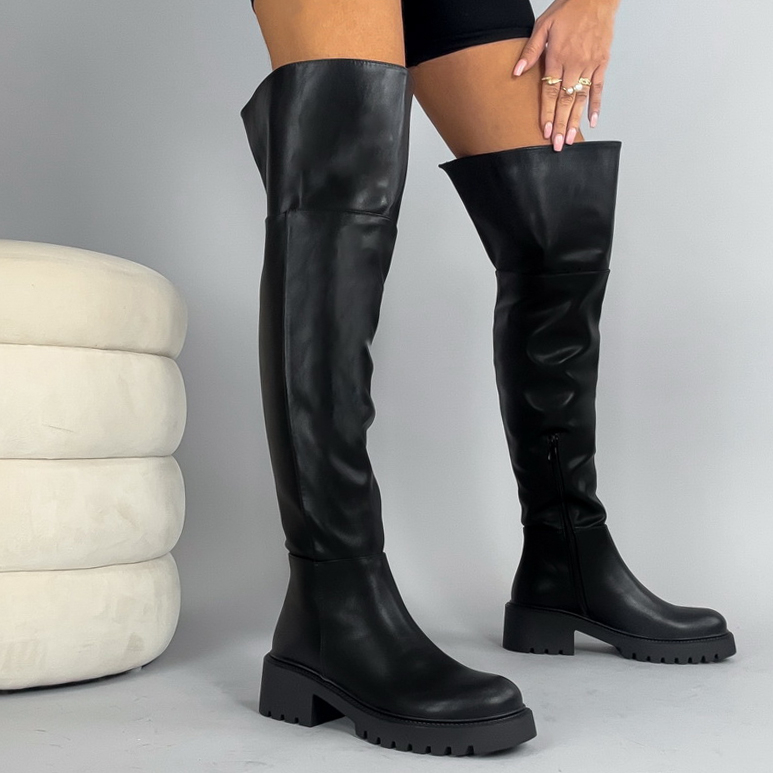 Černé vysoké kozačky