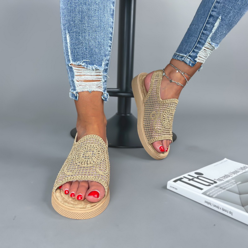 Tmavě béžové hačkované  sandále