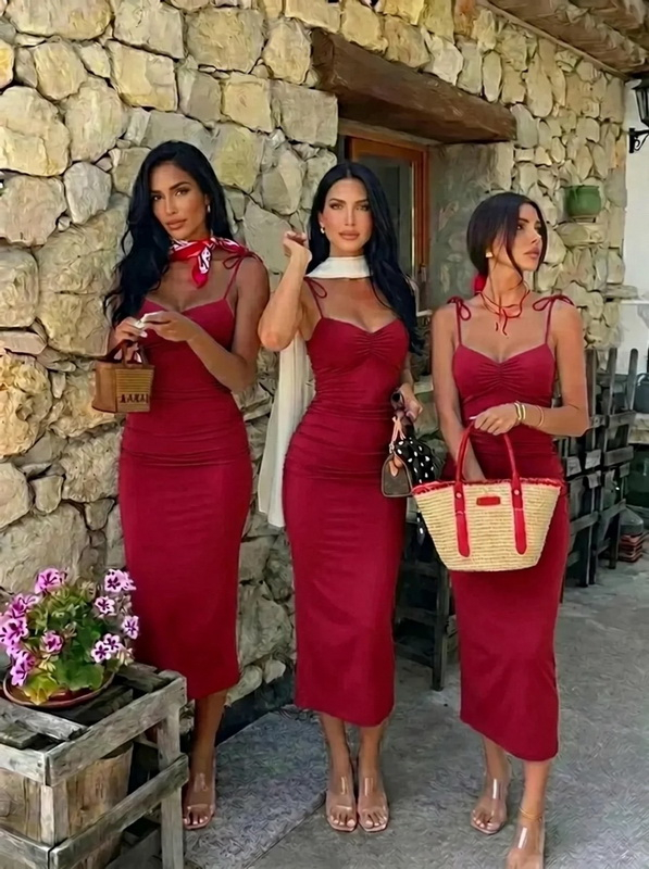 Červené šaty na ramínka