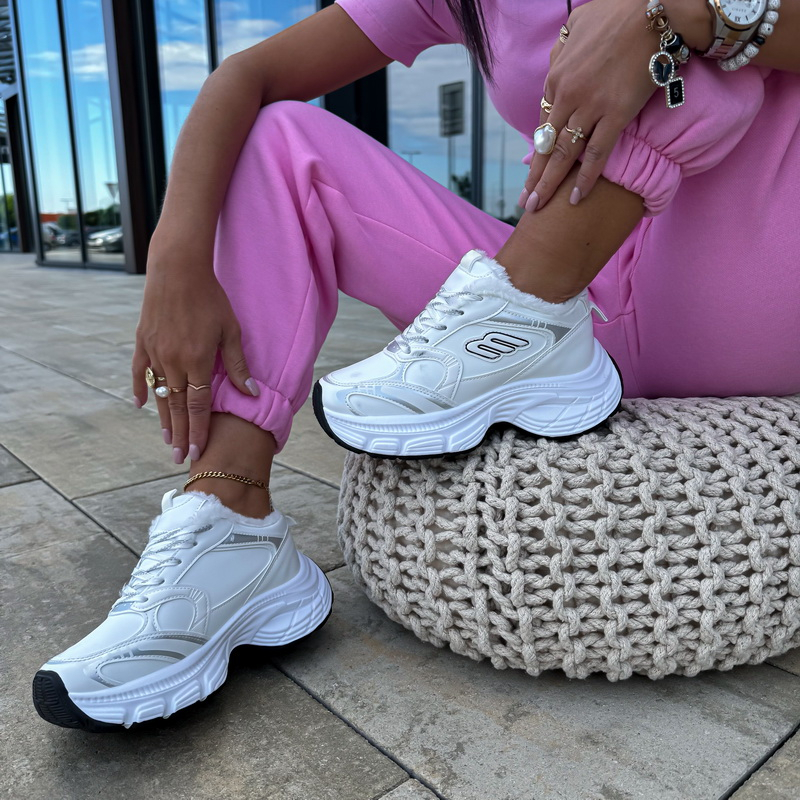 Bílé zateplené tenisky