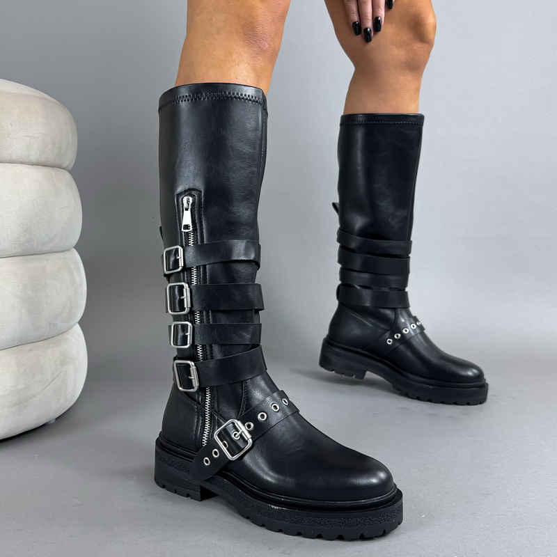 Černé vysoké kozačky s přeskami