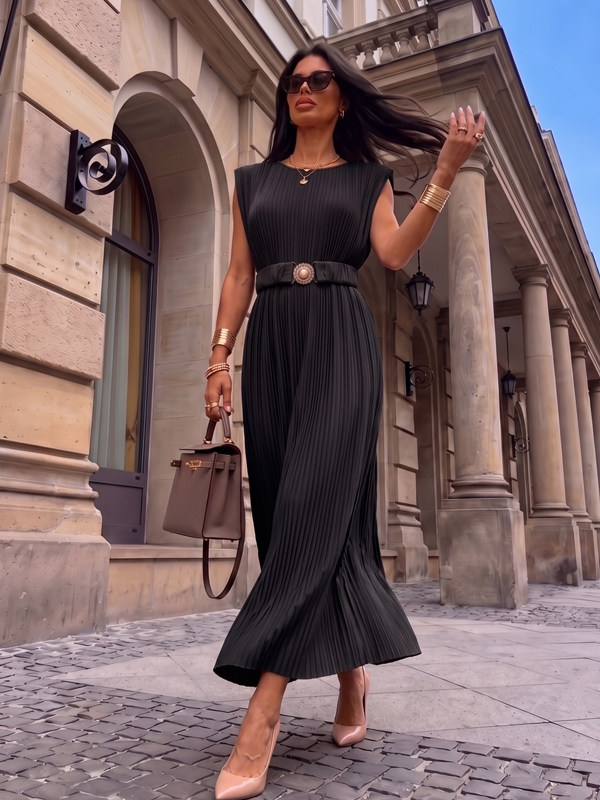 Černé šaty s opaskem