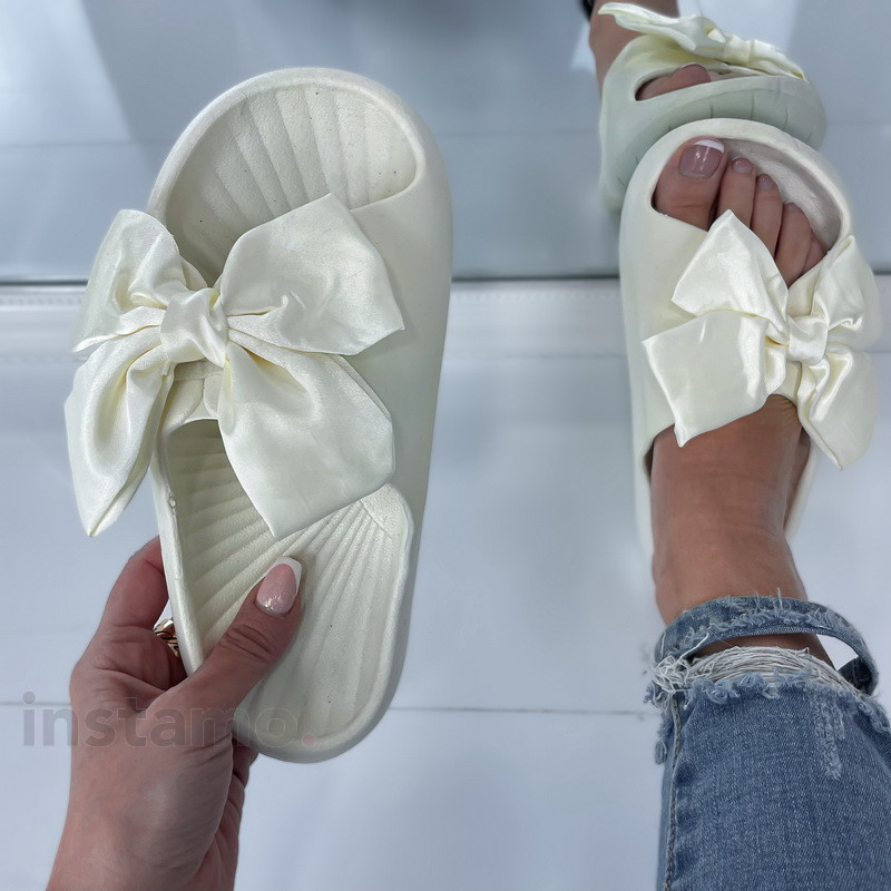 Bílé pantofle s mašlí-300079-35