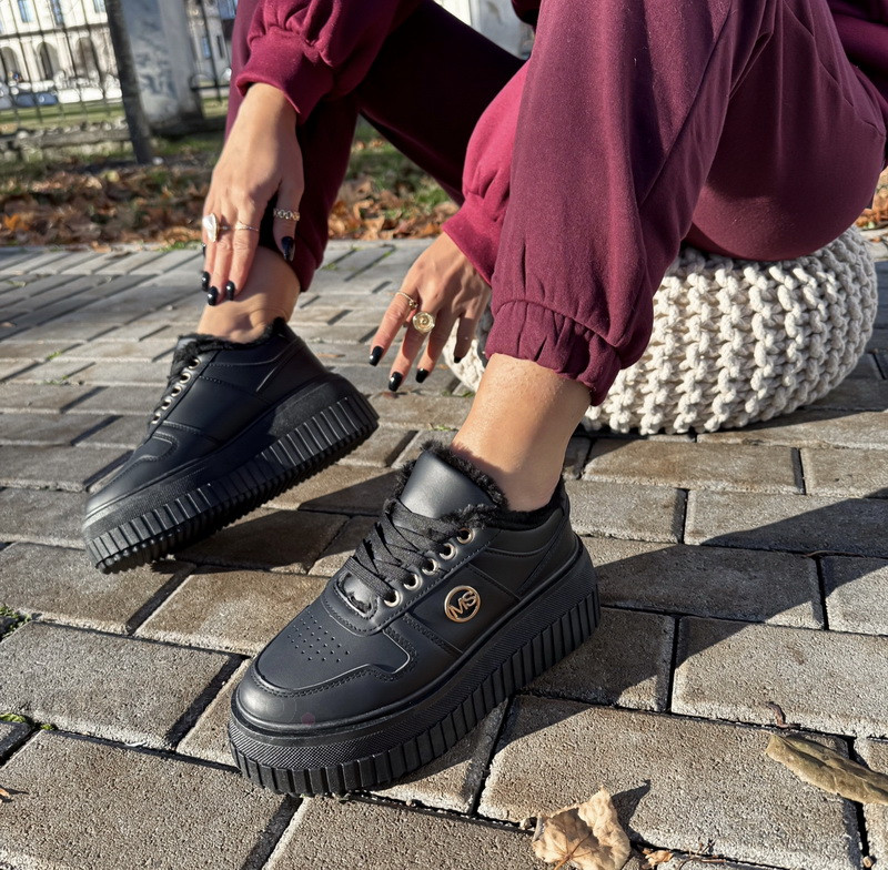 Černé zateplené tenisky-311435-313