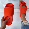 Oranžové pantofle