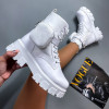 Bílé kotníkové boty s kapsičkou