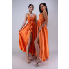 Oranžové saténové dlouhé šaty