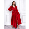 Červené dlouhé saténové šaty