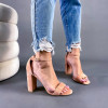 Světle růžové  semišové  sandálky na podpatku