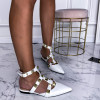 Bílé trendy sandále