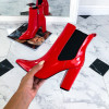Červené  lakované kotníčkové boty