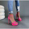 Neónově-růžové  sandále