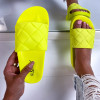 Žluté pantofle