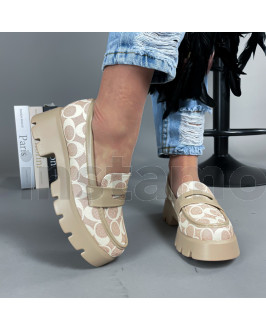 Světle hnědé vzorované mokasíny