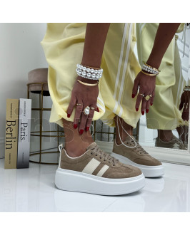 Světle hnědé tenisky