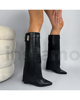 Černé vysoké kozačky na platformě