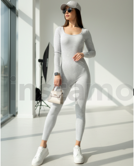 Světle šedý vroubkovaný overal