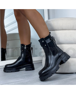 Černé polokozačky