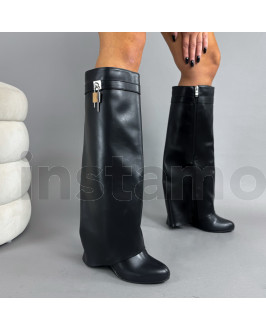 Černé vysoké kozačky na platformě