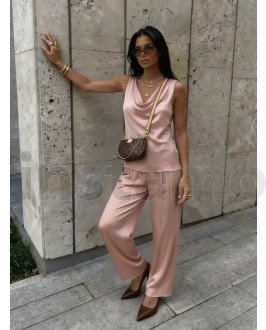 Růžový saténový komplet