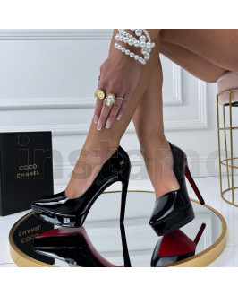 Černé lakované lodičky