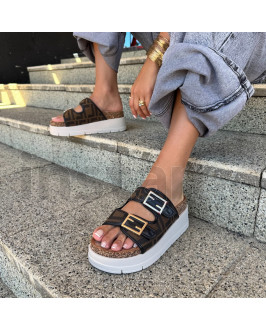 Hnědé vzorované pantofle