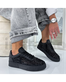 Černé tenisky s kamínky