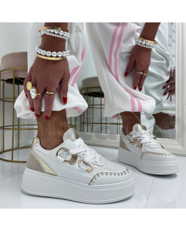 Bílo-zlaté tenisky