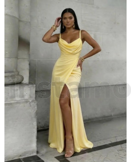 Žluté spoločenské šaty