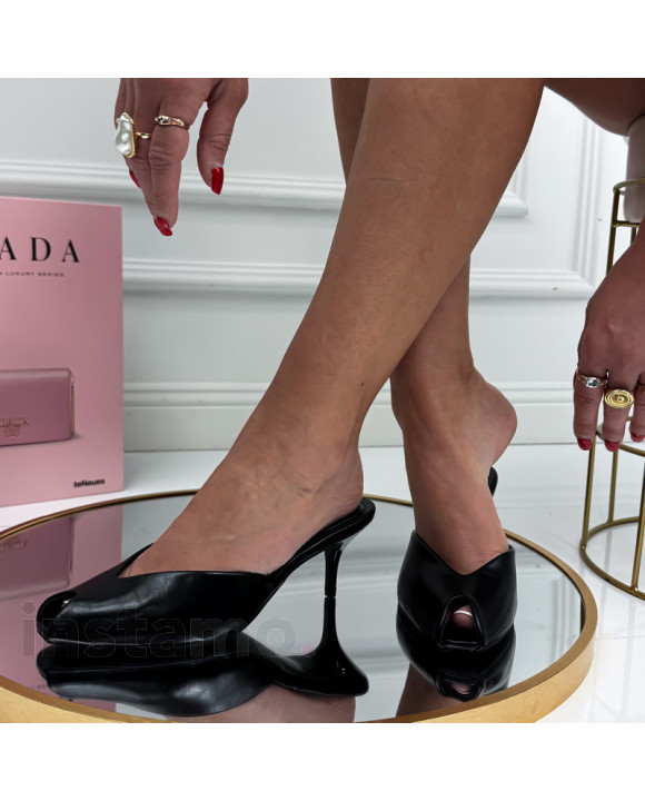 Černé pantofle na podpatku-326943-20